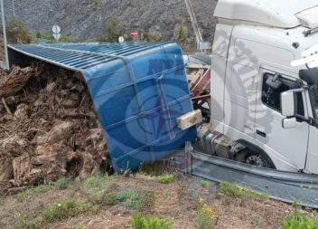 Despiste de um pesado mercadorias,na rotunda de Alvaiázere, que dá acesso à A13.