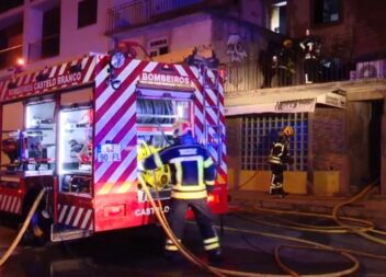 Incêndio destrói edifício devoluto em Castelo Branco