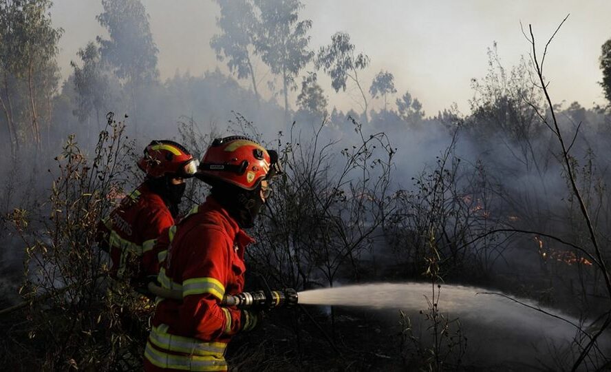 Incêndio em Escalos de Cima dominado