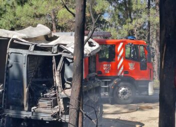 Seis meios aéreos combateram incêndio no Fundão