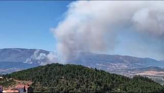 Arde com intensidade e tem várias projeções o incêndio que deflagrou no Tortosen