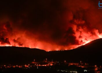 Incêndio cerca a Aldeia de Rabacinas, no concelho de Proença-a-Nova.