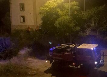 Bombeiros controlam fogo em habitação devoluta em Castelo Branco