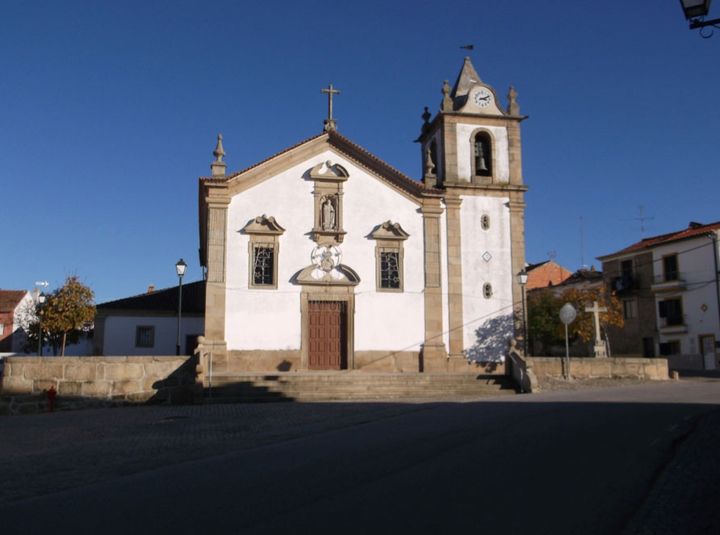 Igreja de Escalos de Baixo foi assaltada