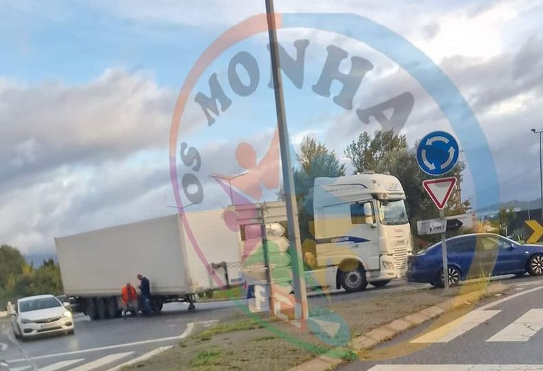 Pesado perde reboque no Fundão
