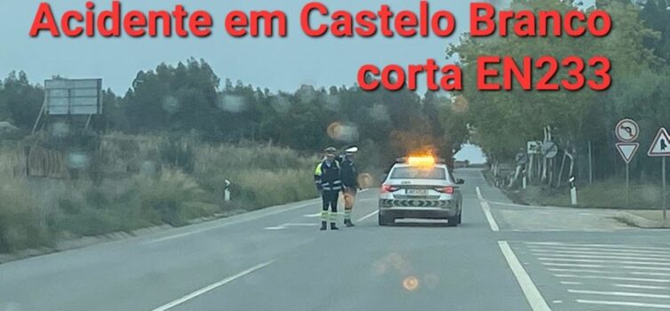 Uma colisão rodoviária entre dois veículos ligeiros de passageiros ocorreu na EN