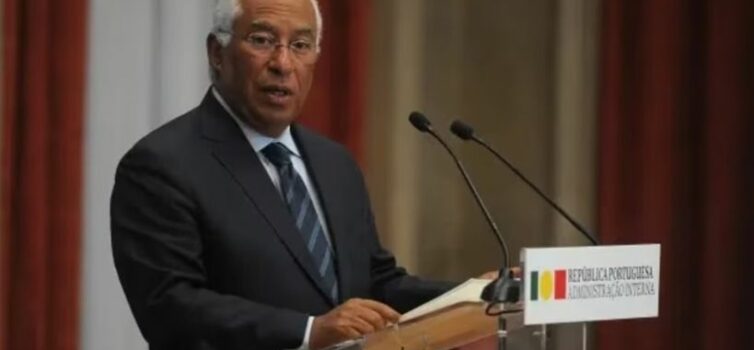 António Costa pede desculpa e diz se sentir evergonhado pela apreensão de envelo