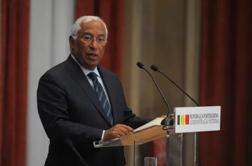 António Costa pede desculpa e diz se sentir evergonhado pela apreensão de envelo