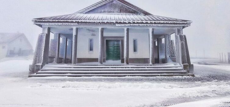 Circulação restabelecida nas estradas no maciço central da Serra da Estrela