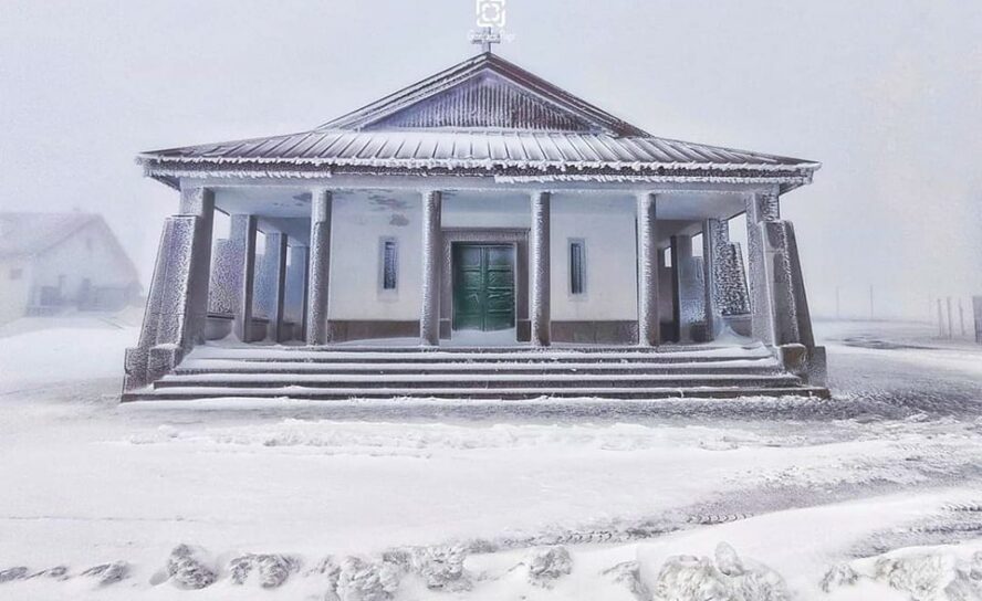 Circulação restabelecida nas estradas no maciço central da Serra da Estrela