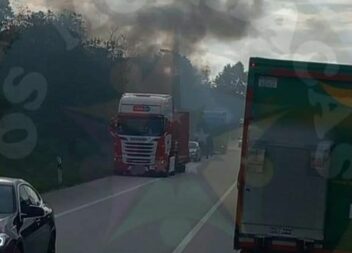 Veículo pesado incendeia-se no IC8