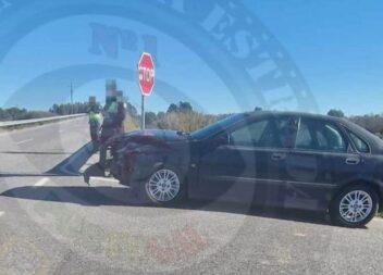 Acidente na EN18-7 resulta em danos materiais
