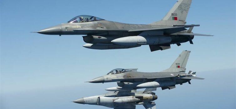 Força Aérea vai sobrevoar o país para desejar bom Ano Novo aos portugueses