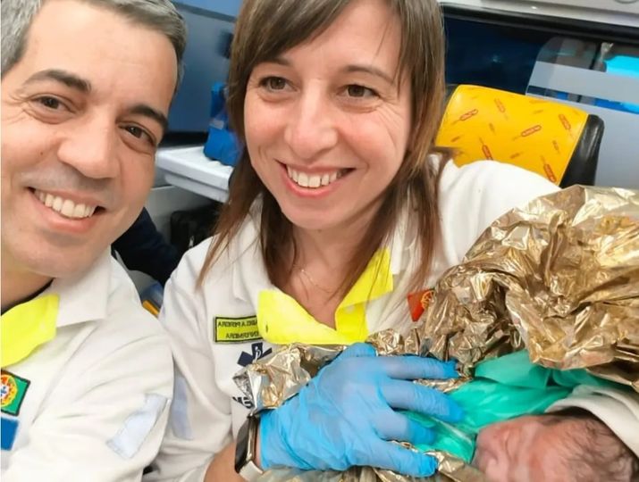A23: Uma das bebés do ano nasceu em ambulância em plena autoestrada
