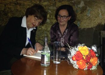 Alma Azul com obra de Teolinda Gersão