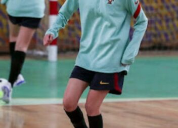 Aluna da Escola Básica de Tortosendo em estágio da Seleção Nacional de Futsal su