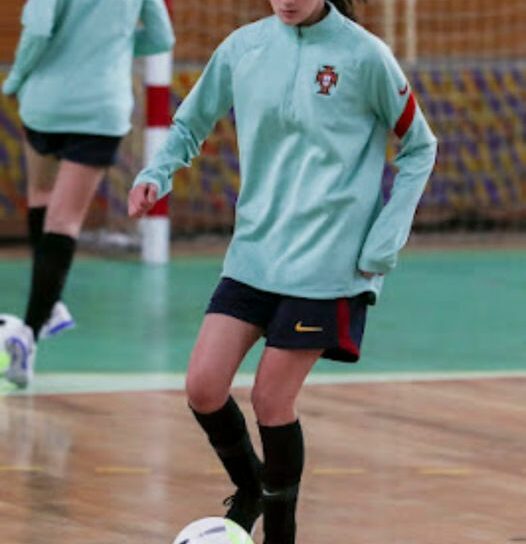 Aluna da Escola Básica de Tortosendo em estágio da Seleção Nacional de Futsal su
