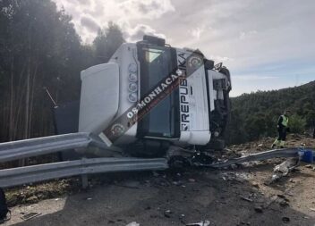 Despiste de viatura pesada na A25