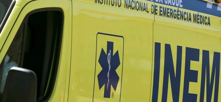 Dois feridos em despiste na A23
