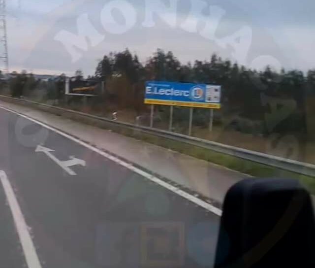 Galera de camião incendeia-se na A23