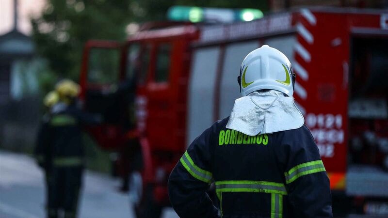 Incêndio deflagra em teto falso de restaurante em Oleiros