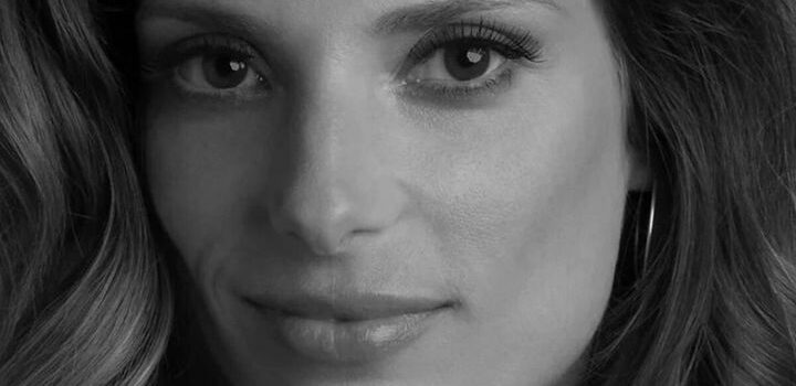 Morreu Neuza Teixeira, atriz de Anjo Selvagem, aos 44 anos.