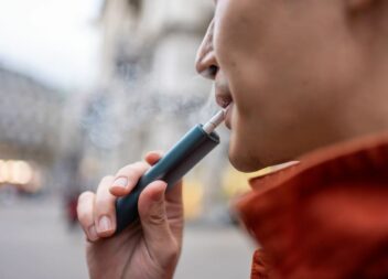 Tabaco aquecido com novas normas e proibições a partir de hoje