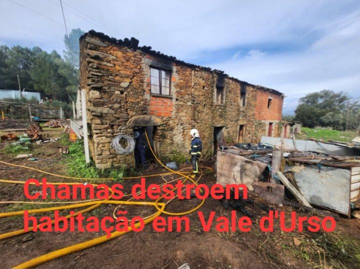 Um incêndio que deflagrou na manhã de quinta-feira, dia 18 de janeiro