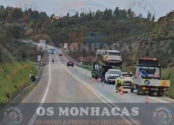 Veículo pesado incendeia-se no IC8