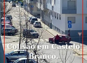 Dois veículos ligeiros de passageiros colidiram ao final desta manhã de segunda-