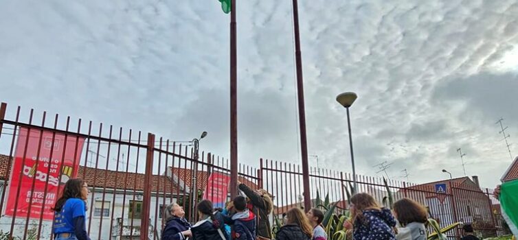 Escola Cidade de Castelo Branco comemora hastear da 15ª Bandeira Verde do Progra
