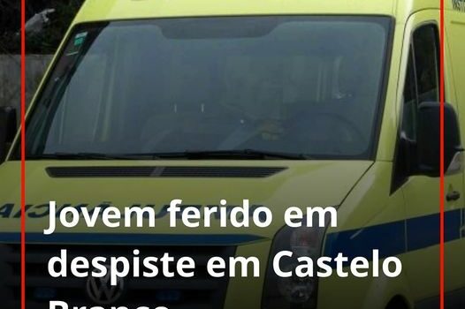 Um jovem com cerca de 20 anos de idade, ficou ferido após o automóvel em que seg