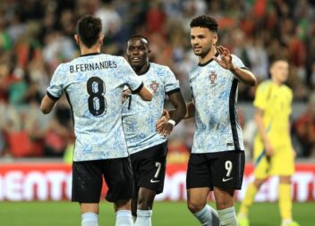 Portugal vence Suécia por 5-2