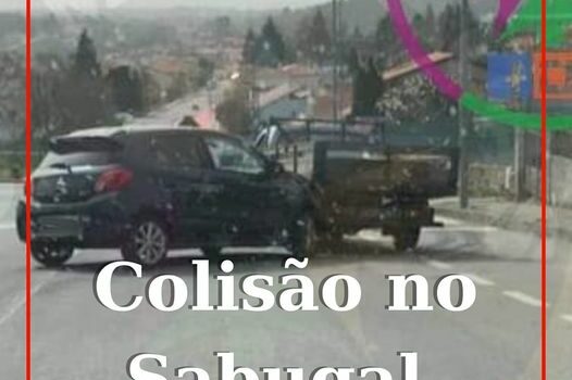 Um veículo ligeiro de passageiros e um ligeiro de mercadorias