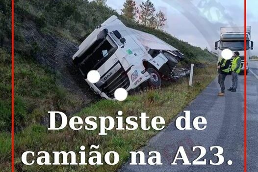 Um veículo pesado de mercadorias despistou-se na A23, ao km 106.2, no Sentido Ab