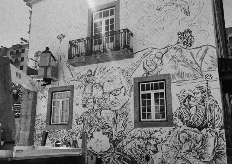 Castelo Branco com Mural Comemorativo do 25 de Abril