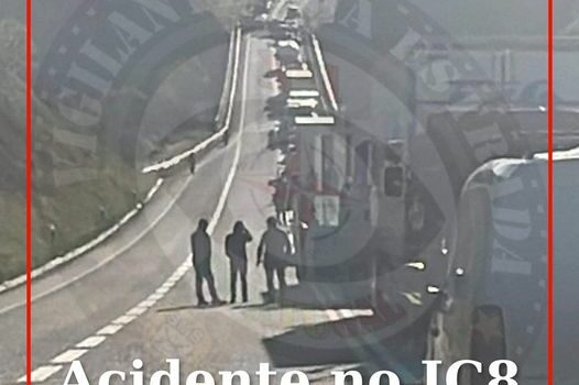 Colisão no IC8 origina dois feridos