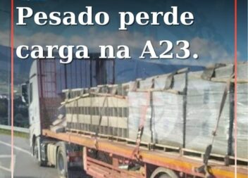 Um veículo pesado de mercadorias perdeu alguma da carga que transportava na A23,