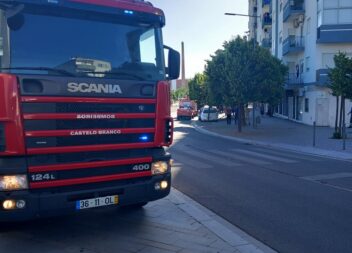 Alerta para incêndio habitacional em Castelo Branco mobiliza bombeiros