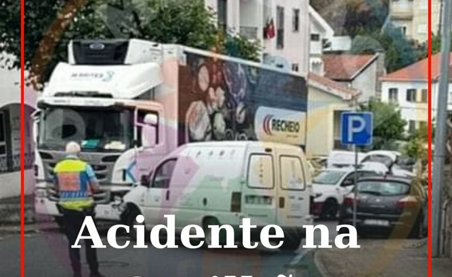Duas viaturas colidiram cerca das 11h50 na Barroca do Lobo