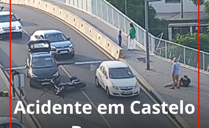 Um motociclo acabou de colidir com um automóvel na ponte da Carapalha