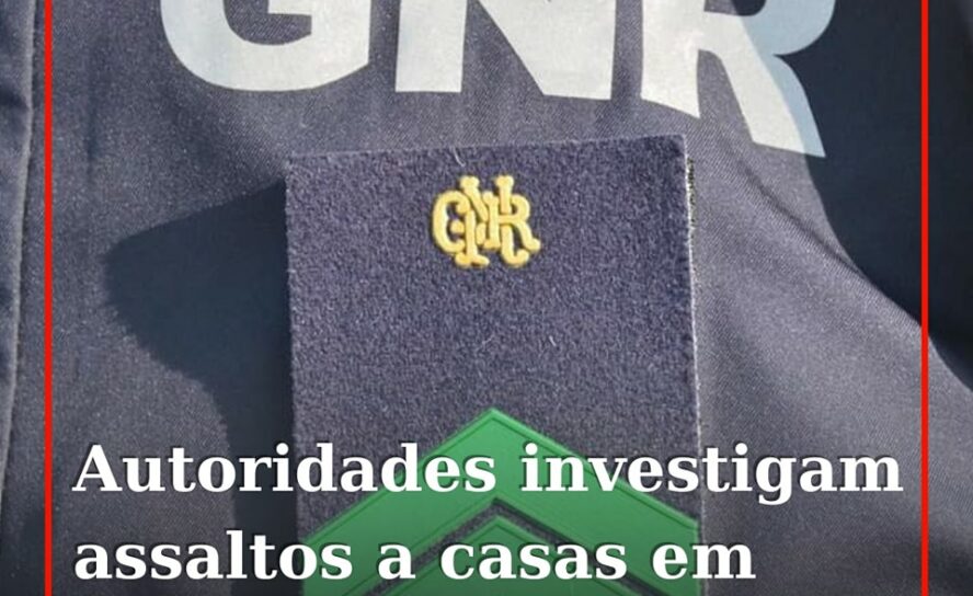 Três habitações situadas na localidade de Casal Novo