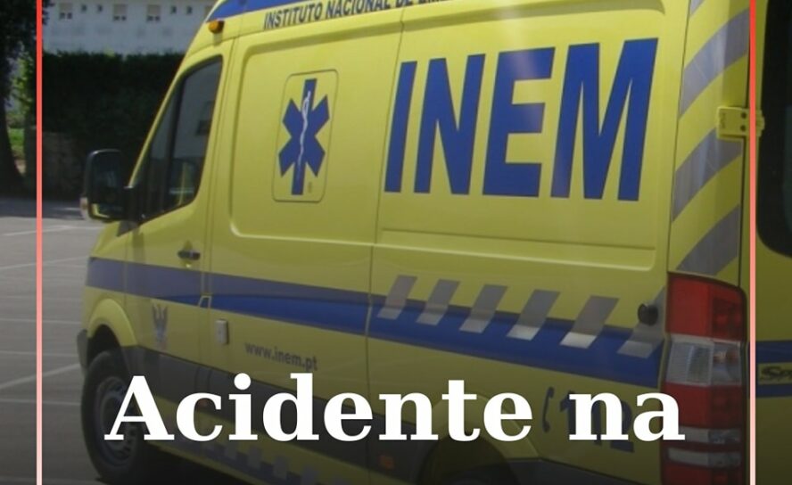 Automóvel e máquina agrícola colidem