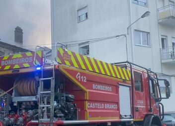 Casa devoluta arde em Castelo Branco
