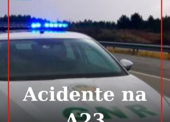 Dois veículos ligeiros de passageiros colidiram esta manhã na A23, ao km 156