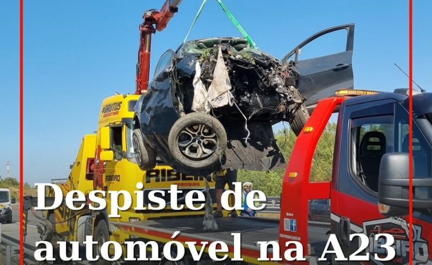 O despiste de um veículo ligeiro de passageiros ocorrido esta tarde de sexta-fei