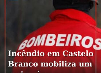 Um foco de incêndio deflagrou esta manhã numa zona de mato na localidade de Mata
