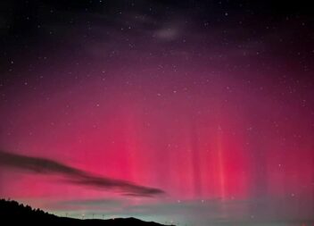 Aurora boreal voltou a colorir os céus do país
