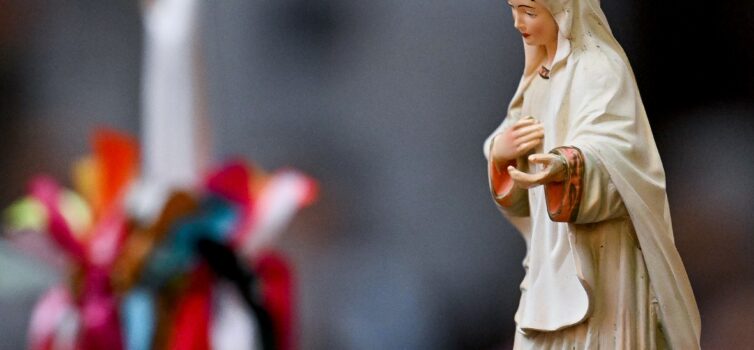 Grupo de Peregrinos Rainha da paz reúnem-se na Sé de Castelo Branco em celebraçã