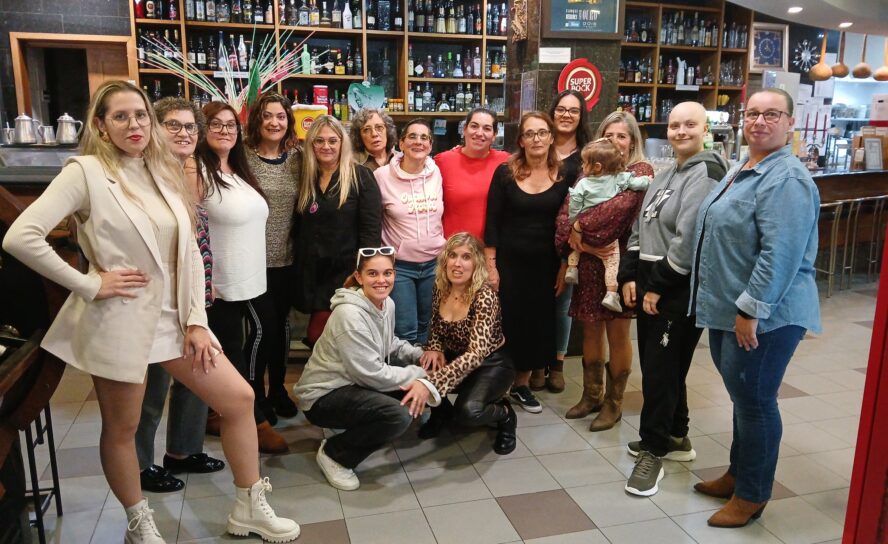 Mulheres do Castelo convivem em jantar